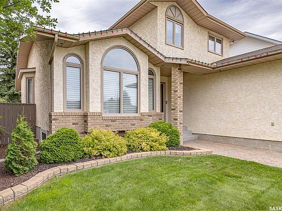 2nd image of 506 Forsyth CRESCENT