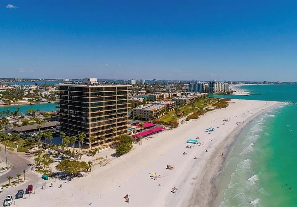 7600 Bayshore Dr #205
