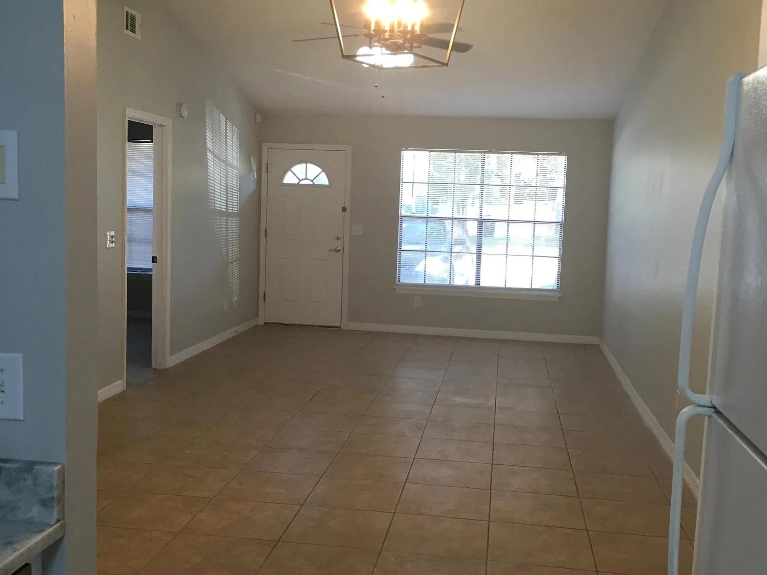 257 Lovell Ln — Photo 4