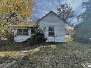 1110 S Main St, Benton, IL 62812