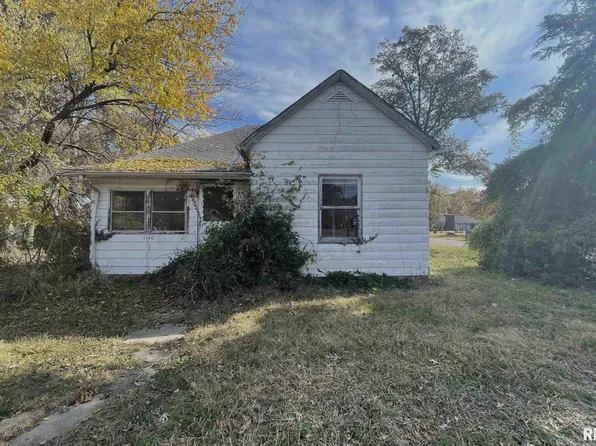 1110 S Main St, Benton, IL 62812