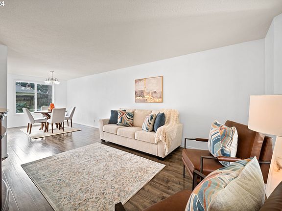 5th image of 2415 NE 59th St