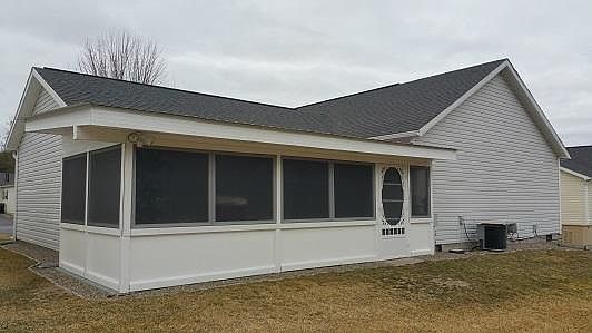 2nd image of 4 Plum Ln