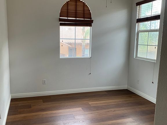 4th image of 26384 Fowler Dr