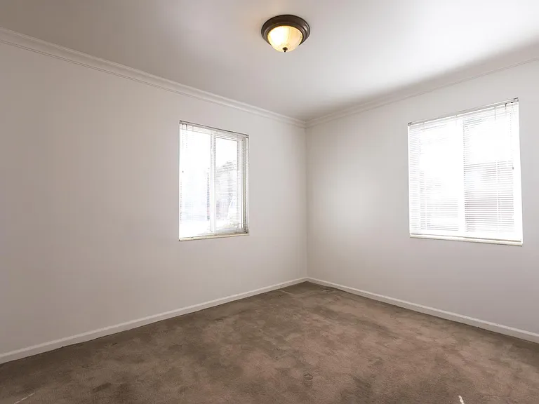 3334 S Pioneer St — Photo 5