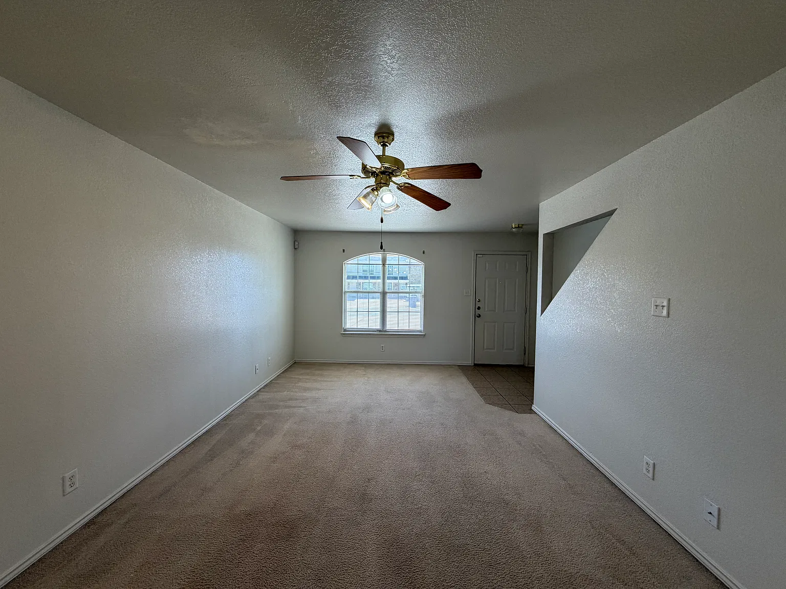 2 bed, 2.5 bath, 1301 sqft, $925 — Photo 4