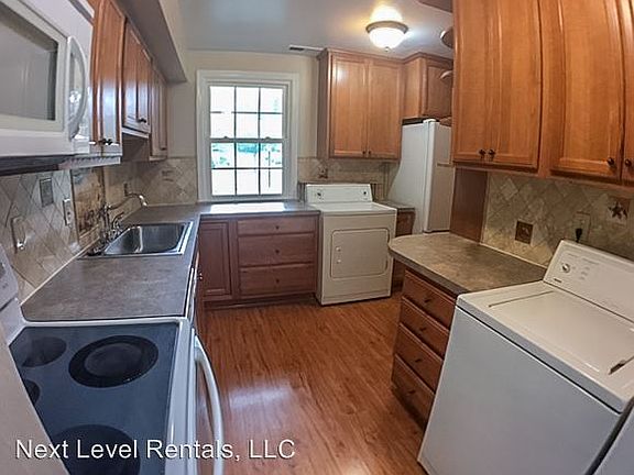 3rd image of 650 Azalea Dr