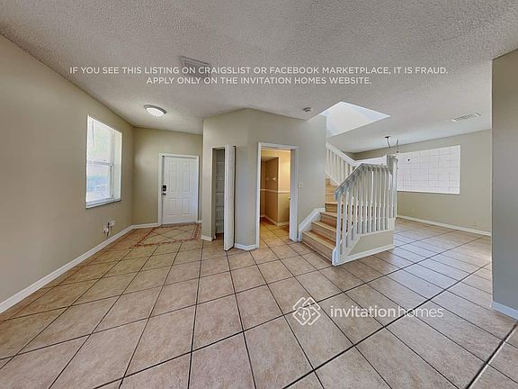 4th image of 10621 SW 14th Ct