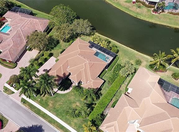 3rd image of 1684 Persimmon Dr