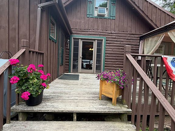 5th image of 381 Lake Rd