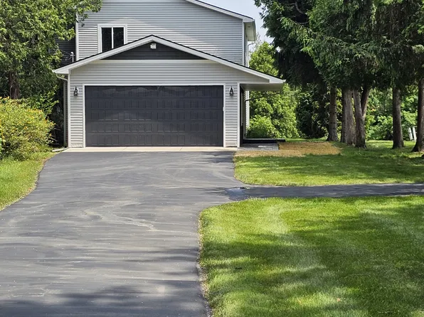 4822 Hillcrest Dr, Clarkston, MI 48346