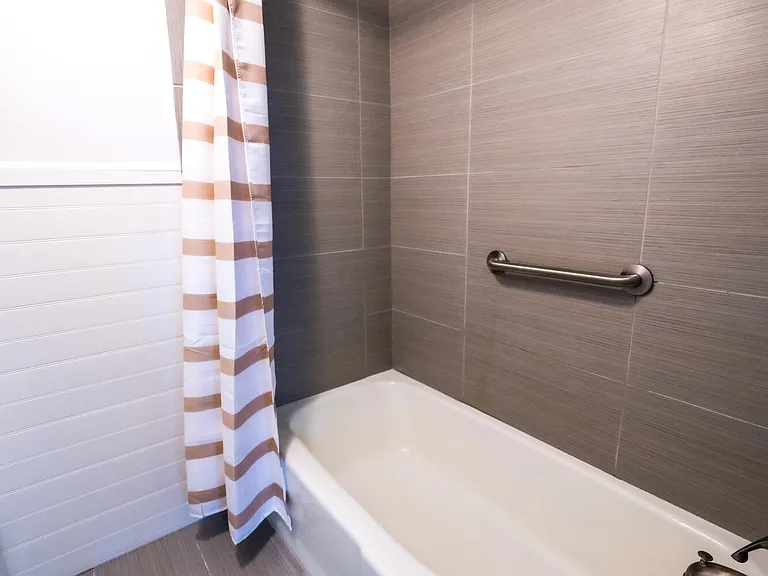 500 Palm Springs Blvd #403 — Photo 25