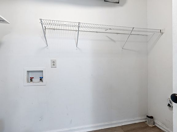 5th image of 724 Holder Dr