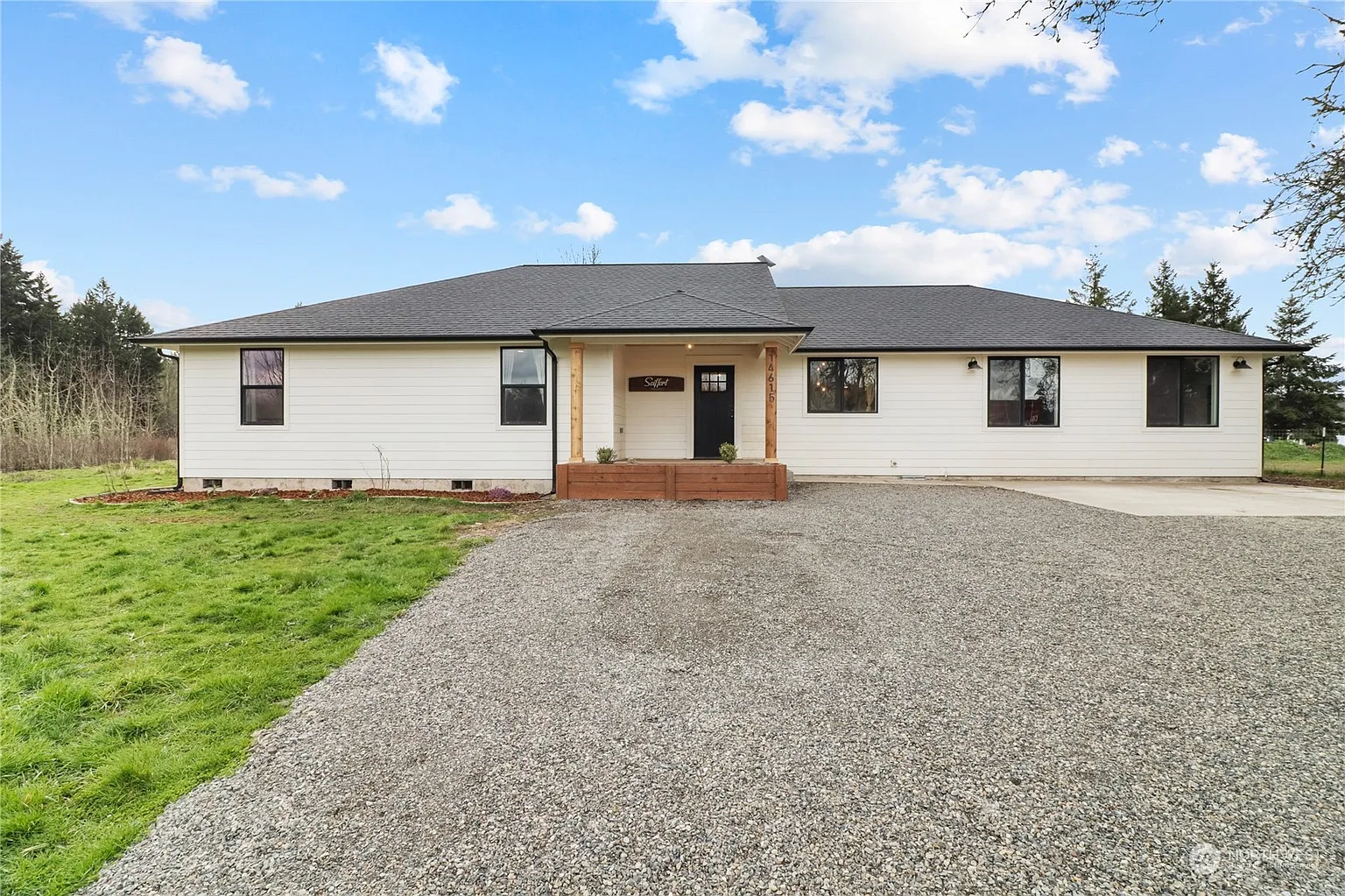 14615 Martinson Road SE photo 1