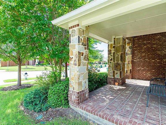 3rd image of 1649 Falconet Ct