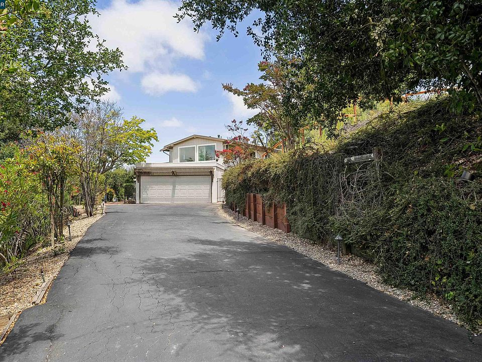 1st image of 210 Courtney Ln