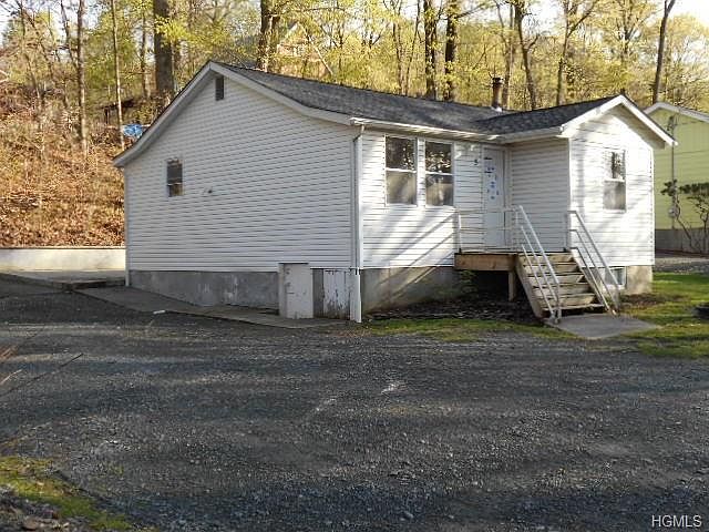 2nd image of 3 Laurel Trl