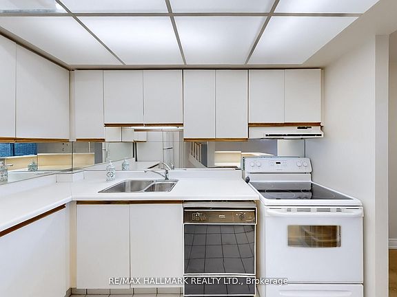 5th image of 16 Elgin St #316