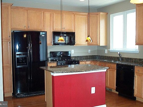 3rd image of 7031 Little Thames Dr