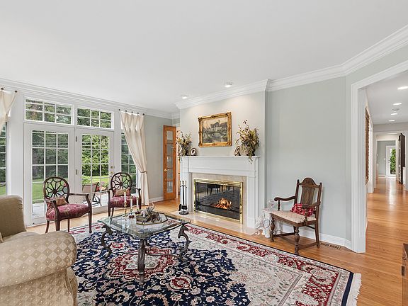 5th image of 122 Springlake Ave