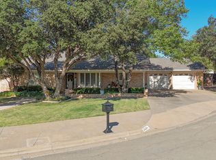 9204 Lynnhaven Ave, Lubbock, TX 79423