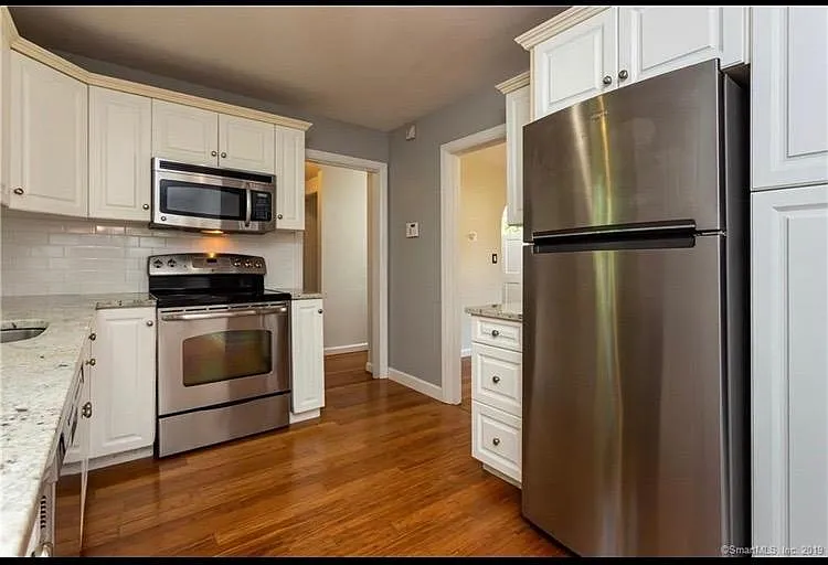 28 Brooklawn Ave — Photo 2