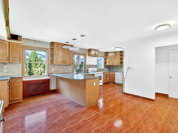 6015 Independence Avenue image 11 of 85