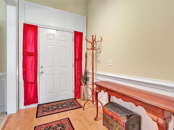 4th image of 95 Blue Grass Way