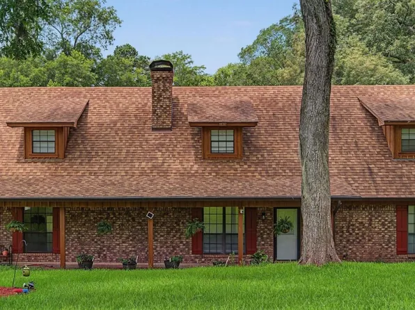 326 Evangeline Dr, Elm Grove, LA 71051