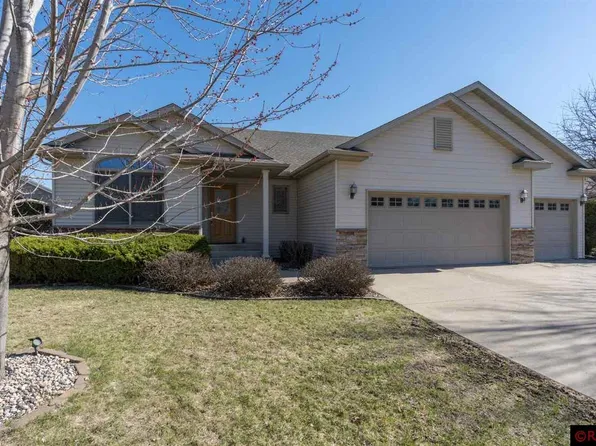 2291 Aspen Ln, North Mankato, MN 56003