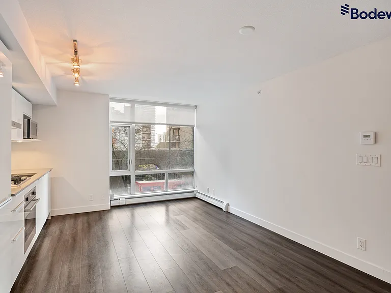 1283 Howe St — Photo 28