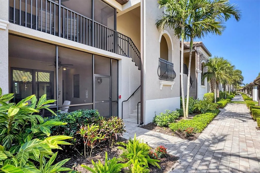 2 bed, 2.0 bath, 1329 sqft, $3,250 — Photo 4
