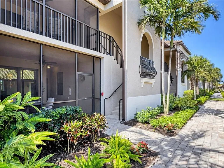 5624 Palmer Cir #105 — Photo 4