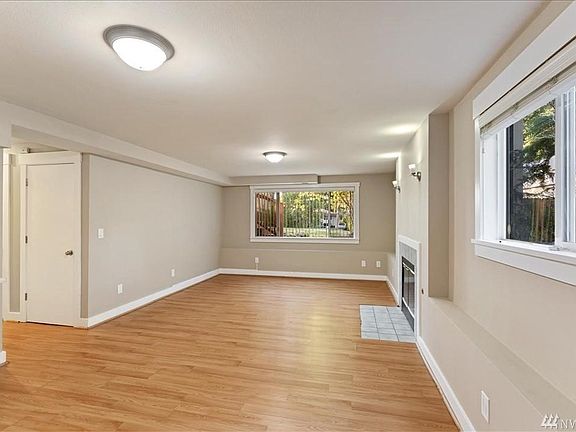 4th image of 821 NE Serpentine Pl Unit B