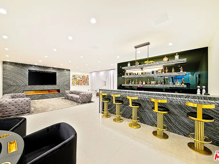 128 N Laurel Ave — Photo 44