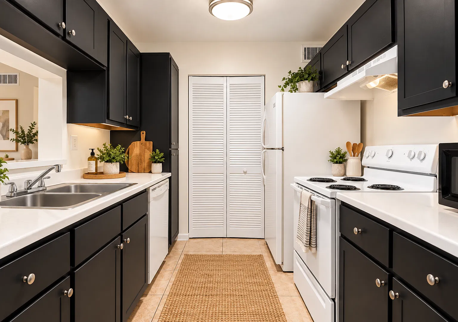 1 Bedroom - Octoberfest Special Free Rent Until November 2026! — Photo 3