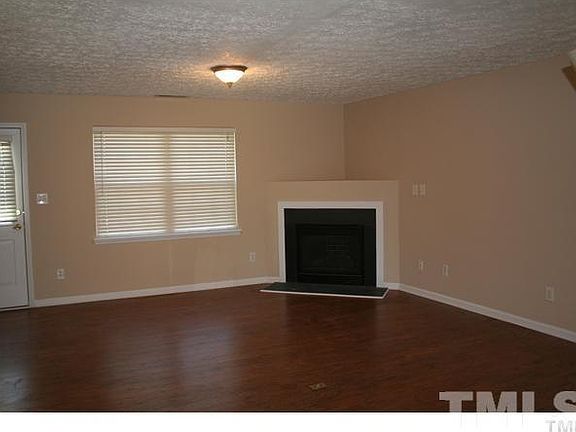 3rd image of 2827 Bombay Dr