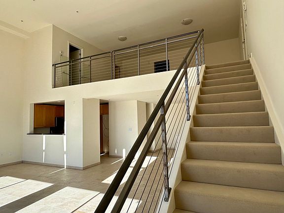 4th image of 2121 26th St Unit 202