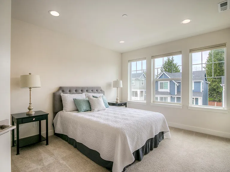 23804 SE 45th Pl — Photo 9