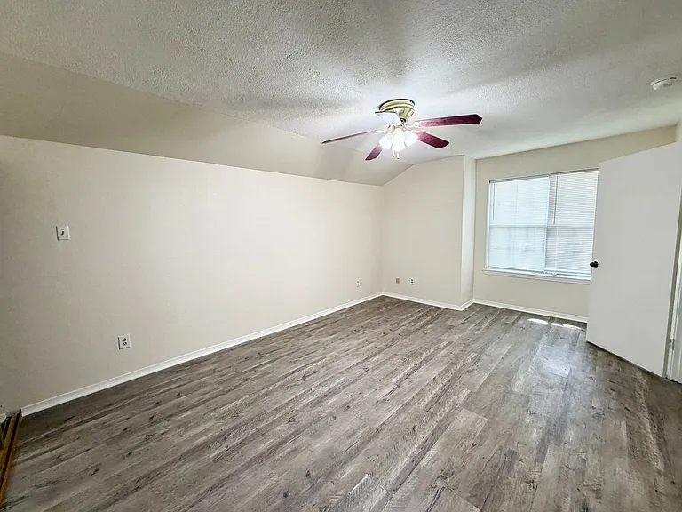 3825 Kimberly Dr — Photo 11