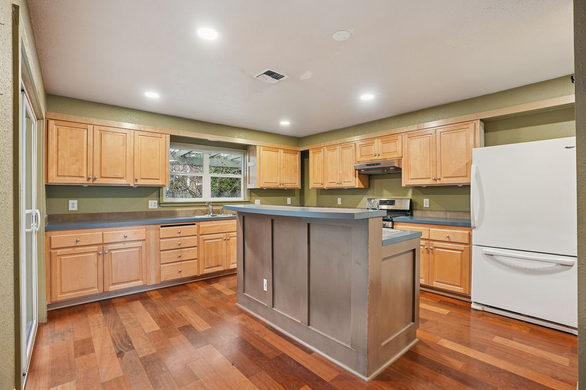 next background image