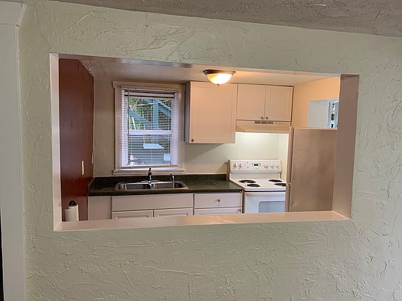 5th image of 215 29th St N Unit A