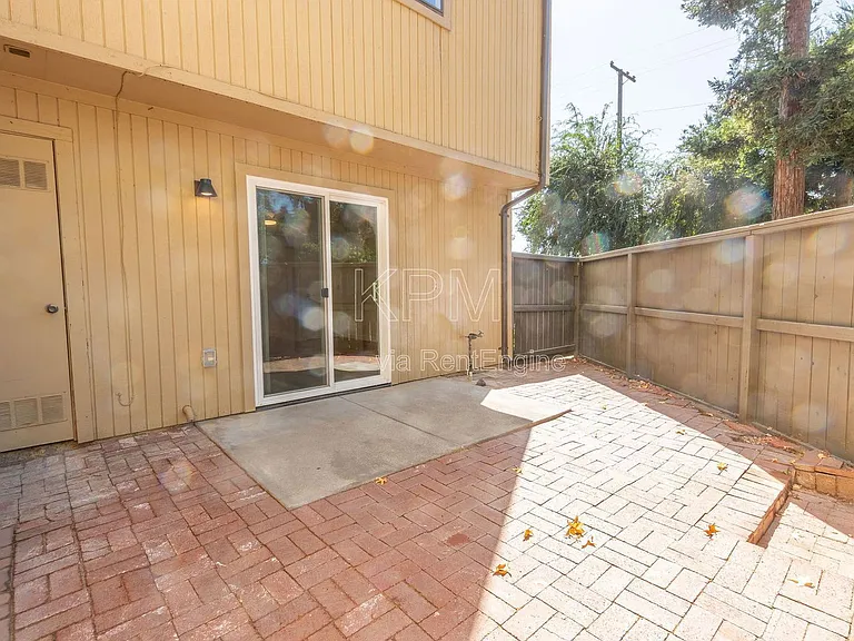 955 Academy St — Photo 26