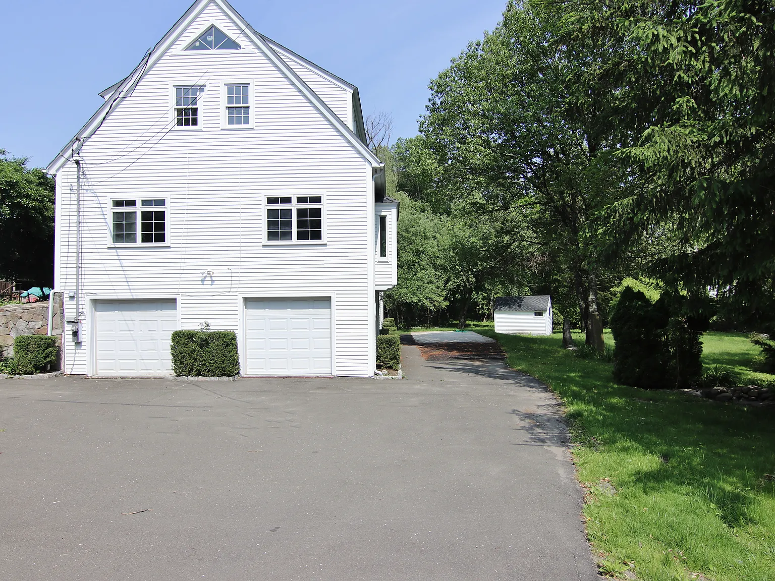 2 bed, 1000 sqft, $3,000 — Photo 3