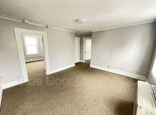 422 Merrimack St #2, Manchester, NH 03103