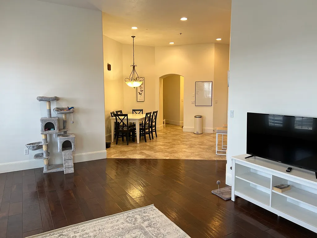3 bed, 2.5 bath, 1692 sqft, $1,950 — Photo 4