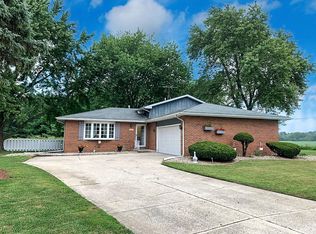 7413 Pierce Pl, Merrillville, IN 46410