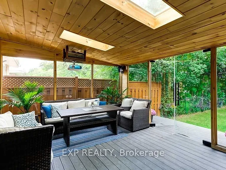 72 Billington Cres #UPPER — Photo 23
