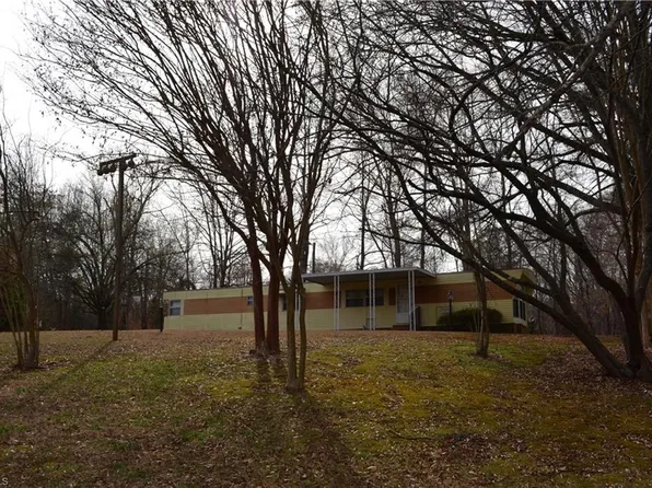 1727 River Rd, Stoneville, NC 27048