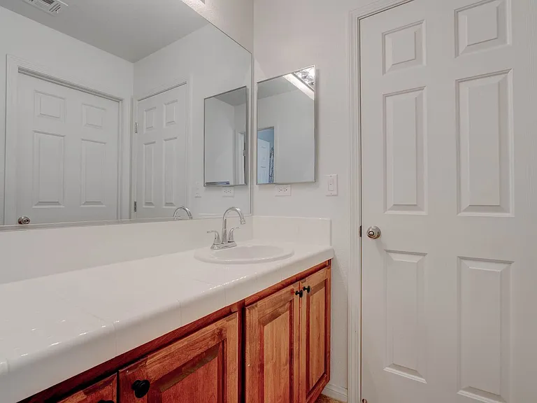 985 Noah Valley St — Photo 31